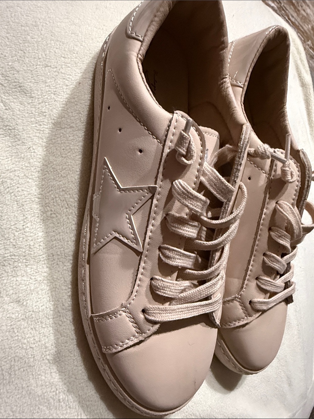 Like New Vintage Havana Carla Bone Low Top All Pink Women’s Sneakers WORN ONCE